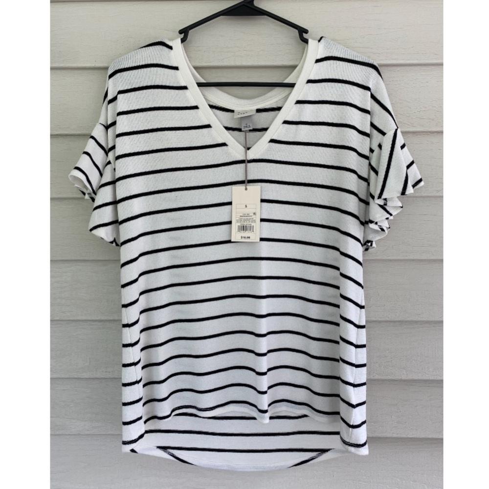 Striped flowy v neck